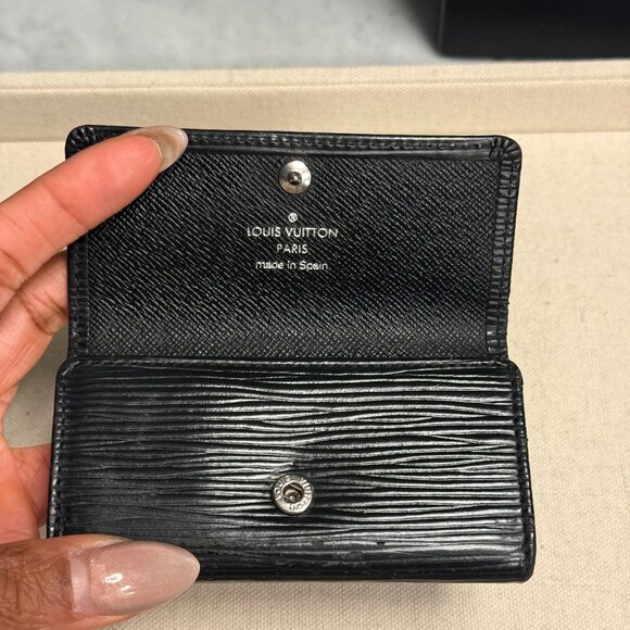 Louis Vuitton Epi Leather 4 Key Holder - Picture 5 of 12